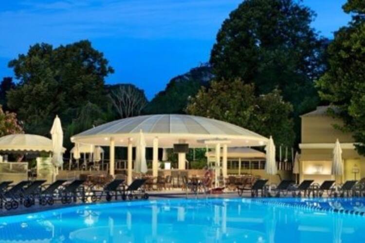 Pool Cafe Hilton Istanbul Bosphorus Harbiye Istanbul Zomato